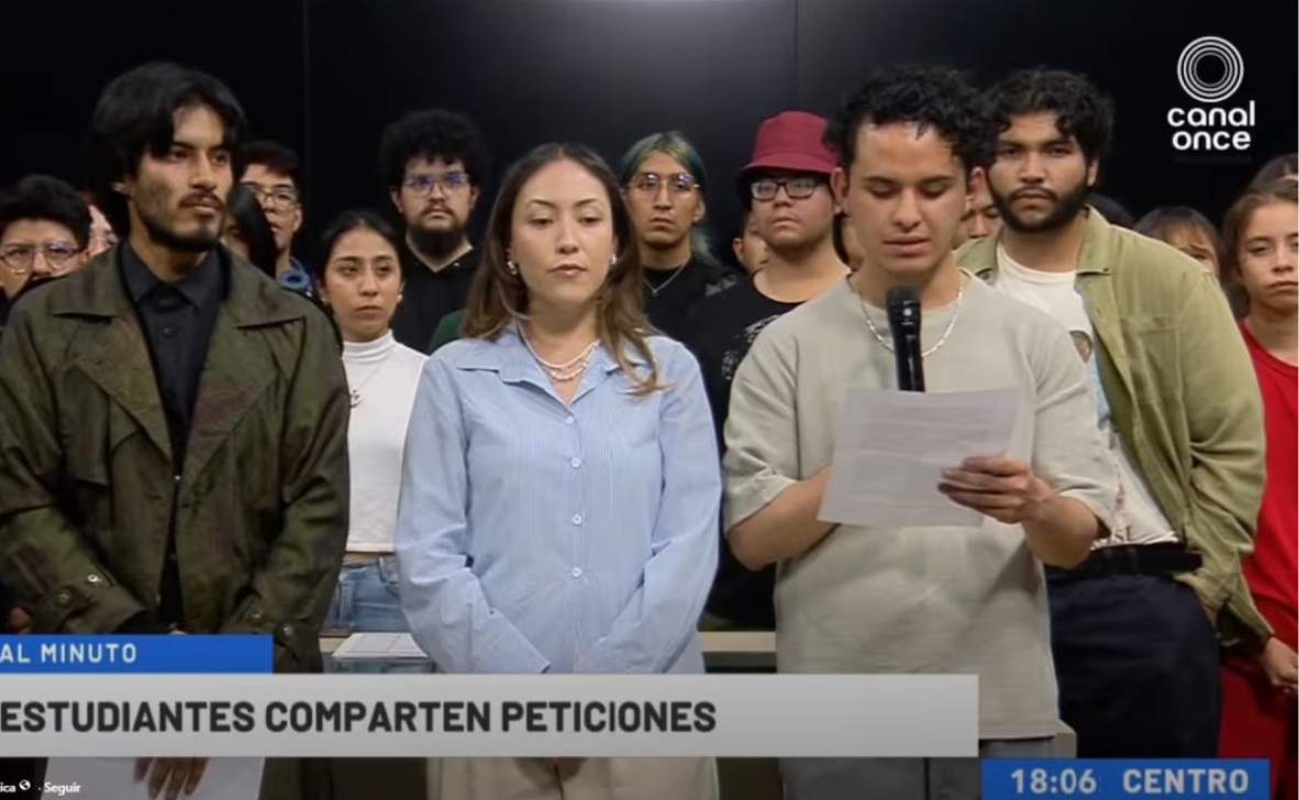 Exigen estudiantes renuncia de director del IPN por corrupción
